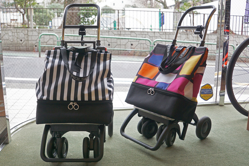ROLSER NS-T<span class="em sup">2</span>(トートバッグ)。写真は四輪フレーム