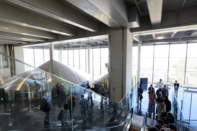 ザ・プレミアム・モルツの仕込みに使われているタンクが並ぶ