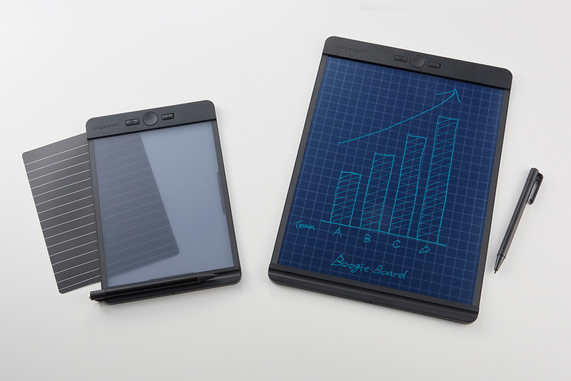 BB-13(左)と半透明モデルで13.8インチのBB-11(右/既製品)