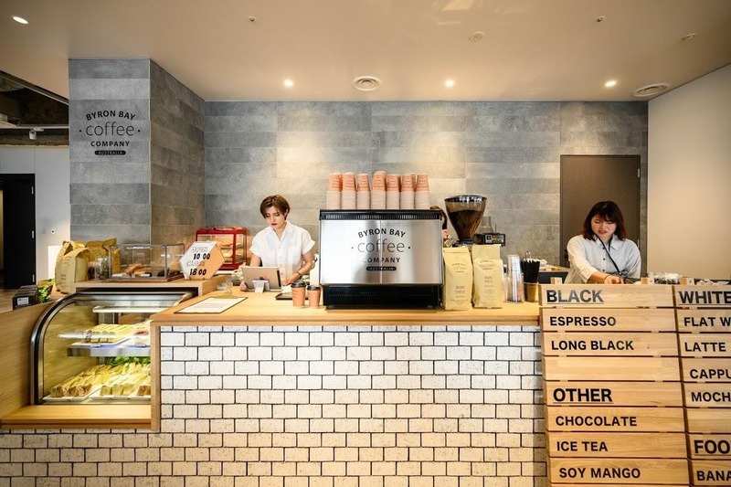 食堂やカフェなども併設