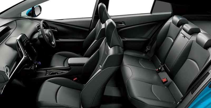 Aプレミアム“ナビパッケージ”室内＜オプション装着車＞