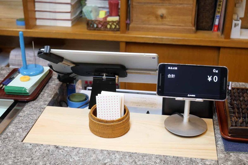こちらが実際に店で運用しているAirレジのシステム。2月5日より現金のみでの運用開始した