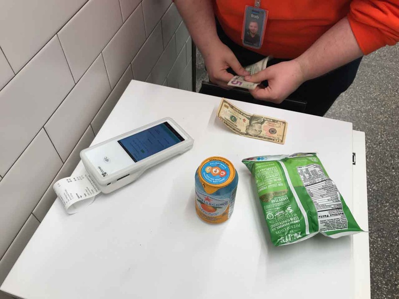 今回はキャッシュ決済だったが、実際にはクレジットカードなどでも支払える模様