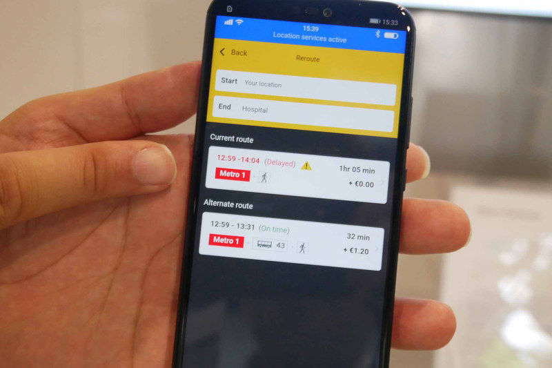 このまま乗車していた際と、代替ルートの所要時間を表示