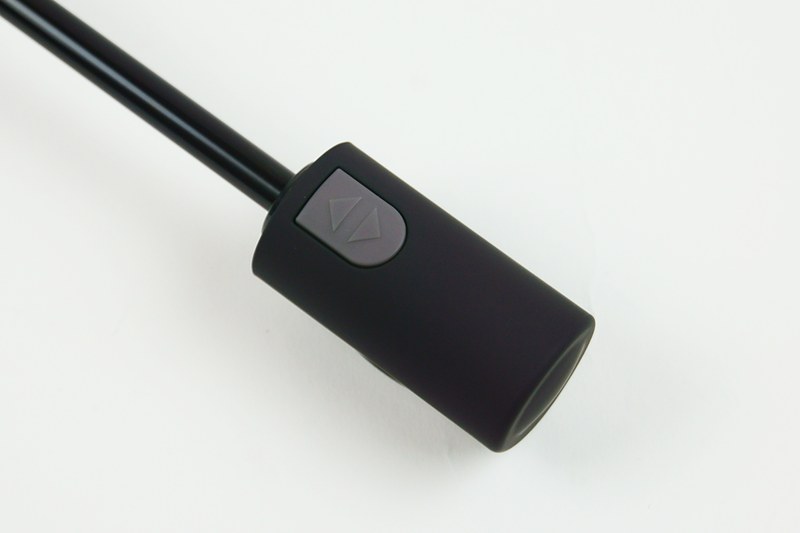 ボタン操作で開閉するタイプ