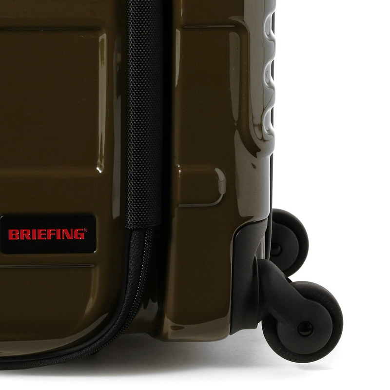 静音キャスターを採用