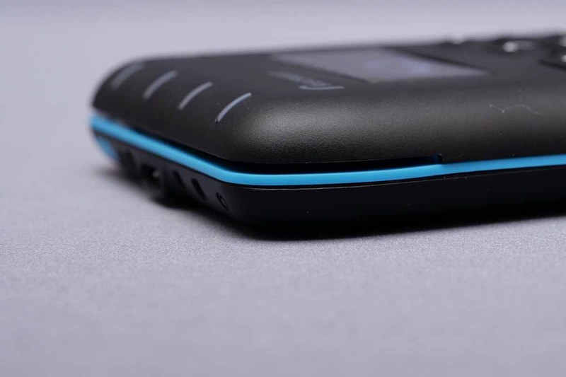 本体上部に磁気ストライプリーダーを用意され、こちらで磁気ストライプクレジットカードを読み取る