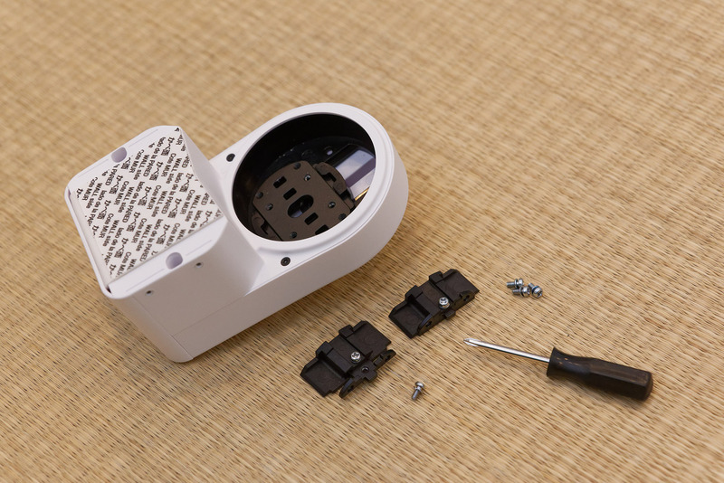 いったん付属のドライバーでパーツを取り外してから幅、高さを調節する