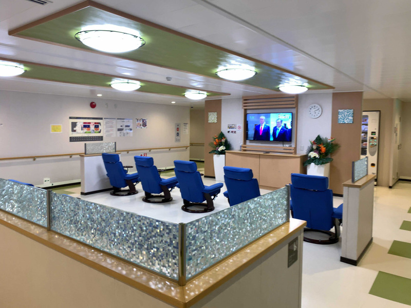 リクライニングシートがあるリラクゼーションスペースは、Wi-Fiが入りにくい