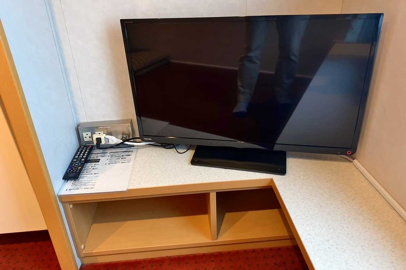 個室にはテレビも常備