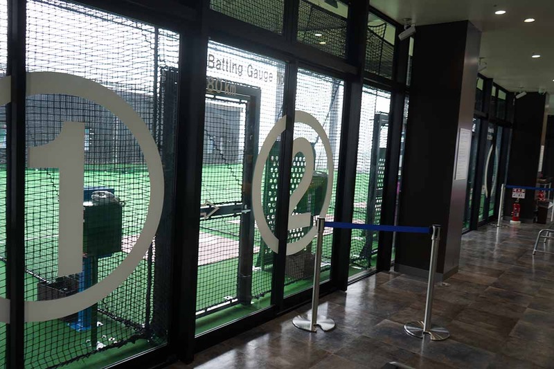 屋上は池袋バッティングセンター