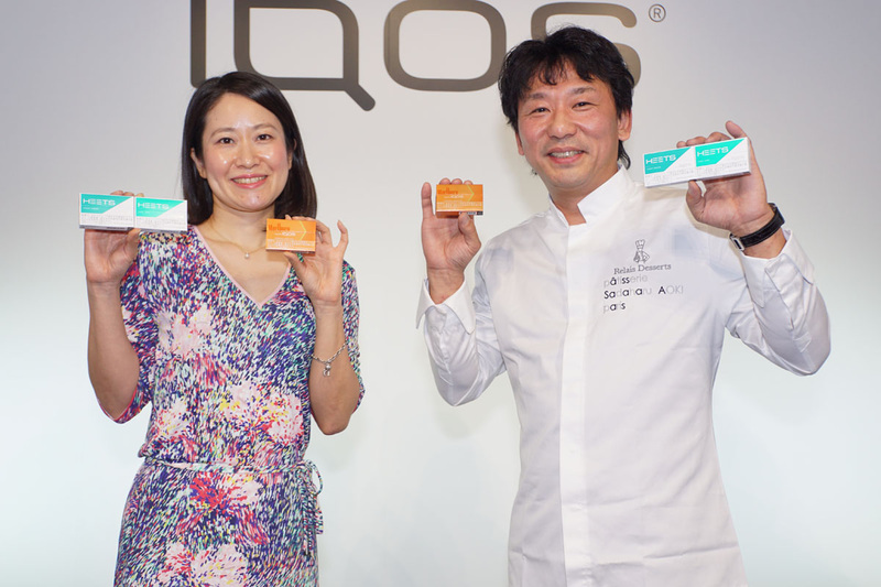 フィリップ モリス ジャパンの坂牧真美氏(左)と、パティシエの青木定治氏(右)