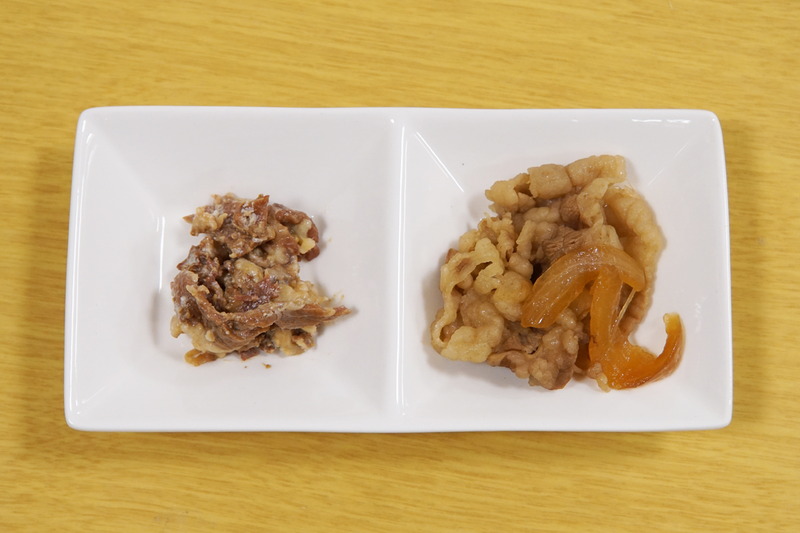 左が缶飯、右が通常の牛丼の具