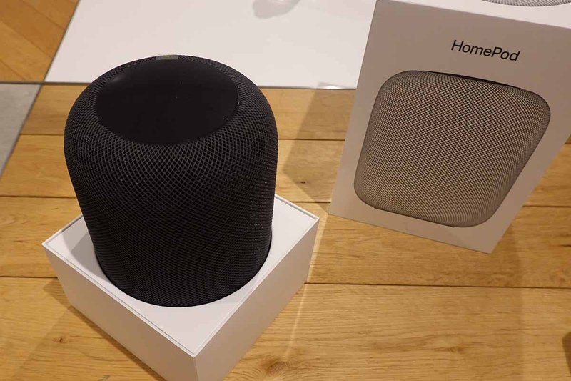 中に入っているのは本体とちょっとしたマニュアルだけ。