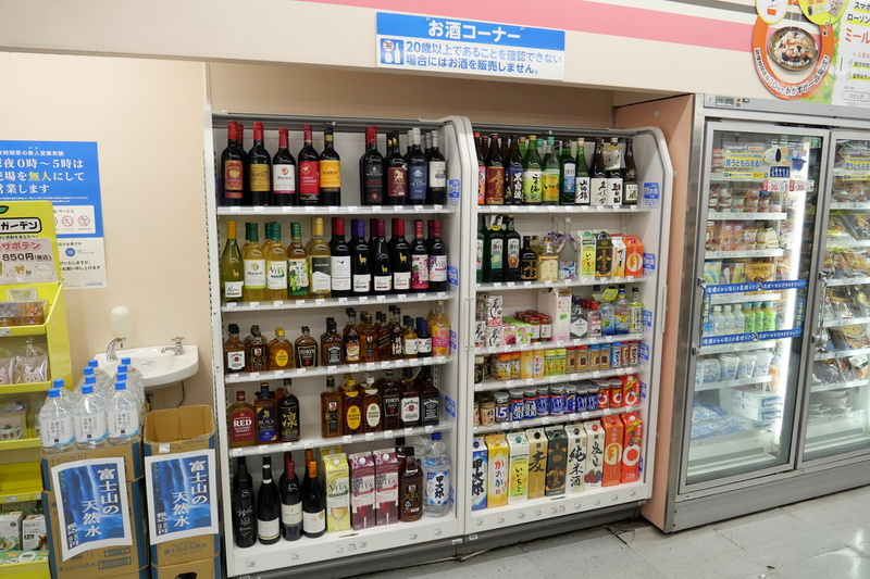 こちらはお酒の販売コーナー