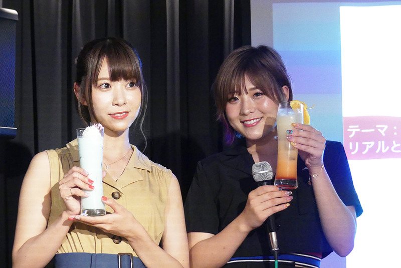 YouTuber 楠ろあさん(左)、こなんさん(右)