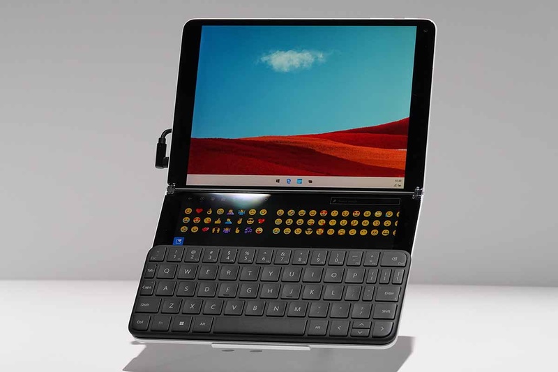 Surface Neo。こちらはOSに「Windows 10 X」を採用したWindows PCだ