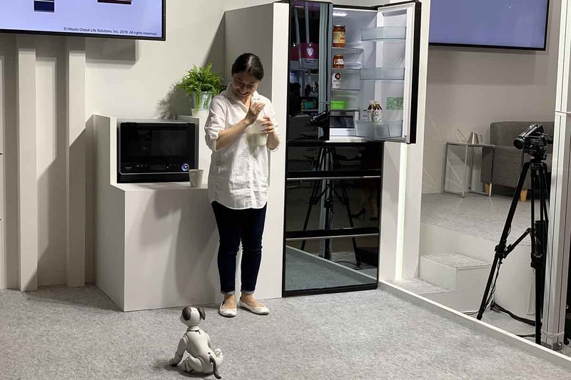 冷蔵庫を開けたままだとaiboが吠えて教えてくれる