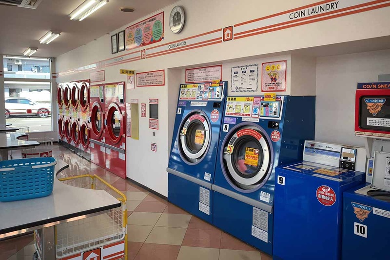 赤が乾燥機、青が洗濯機