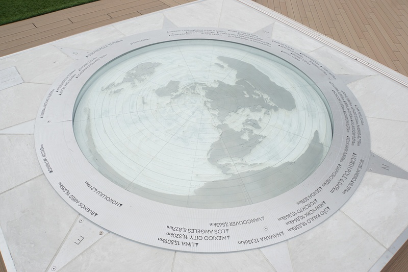 GEO COMPASSの足元
