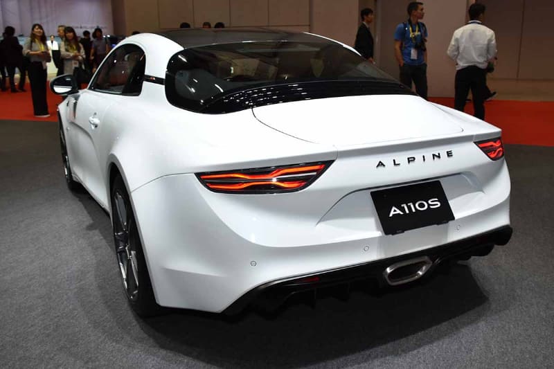 ちょっとピクミンに出てくる敵キャラ「チャッピー」に似ている気もするが、可愛くもかっこいいデザインはお見事。1,000万超えしないスポーツカーとして、ライバルはポルシェ718ケイマン、ロータス・エキシージ/エリーゼ、そして日本の新型スープラあたりだろうか