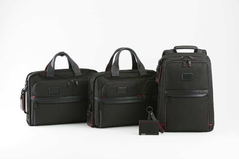 (左から)スリム・スリーウェイ・ブリーフ、エクスパンダブル・オーガナイザー・ブリーフ、コミューター・ランヤード、スリム・バックパック