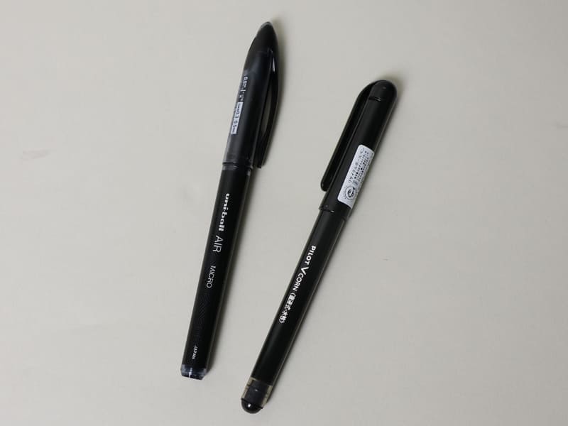 uni-ball AIR(左)、Vコーン(右)