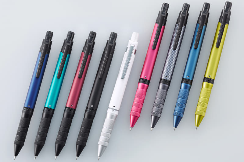 「ユニボールR:E 3 BIZ」。左からネイビー、ターコイズ、ボルドー、ブラック、ホワイト、Nピンク、Cグレー、Vブルー、Nイエロー