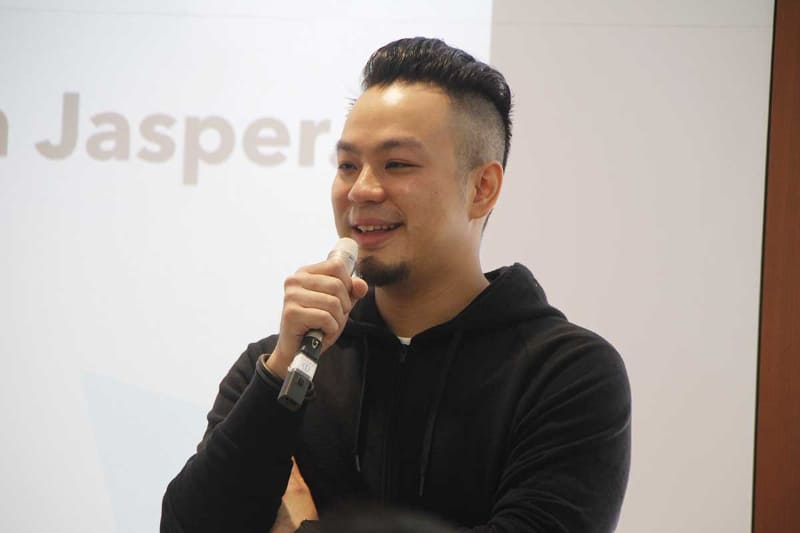 ファシリテーターのジャスパー・ウさん