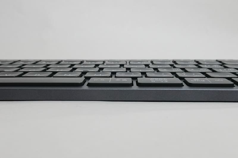 キーボード部も薄い
