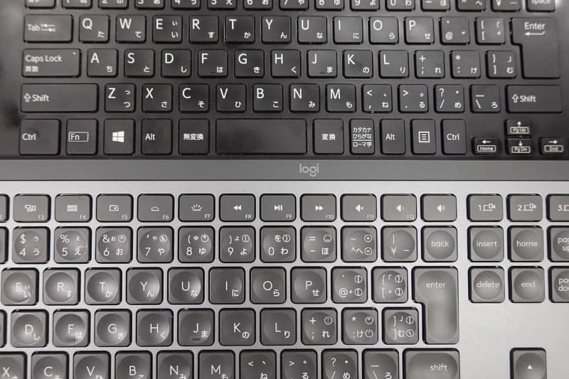 上が苦手だったアイソレーションタイプのノートPC。本当にわずかな違いだがこの差が筆者には致命的