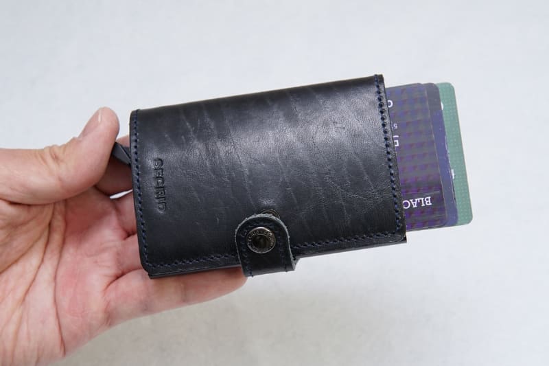 レバー操作でカードが飛び出す