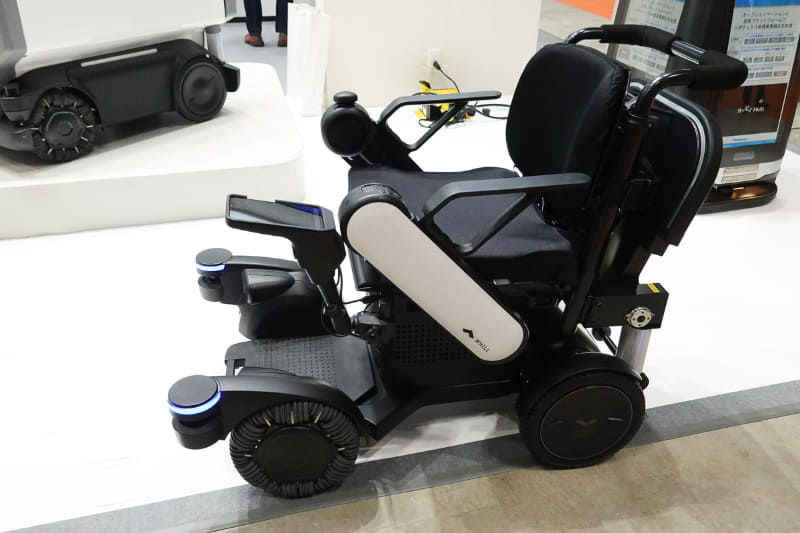 パナソニックとWHILLによる次世代パーソナルモビリティ