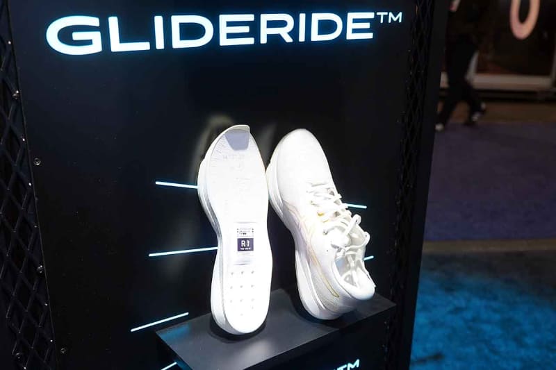 アシックスが開発中のスマートランニングシューズ