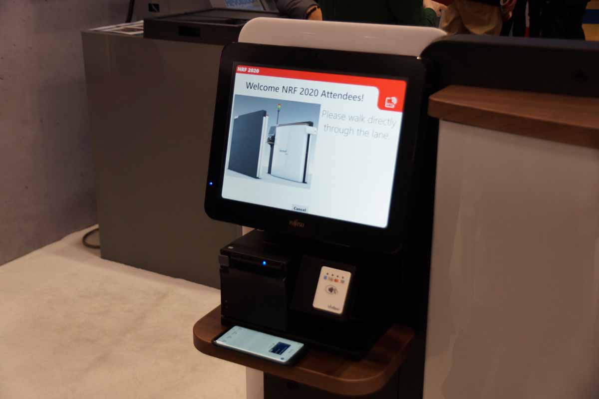 もしPalmSecureに登録していないユーザーの場合、ゲート直後にある決済端末で支払うことも可能