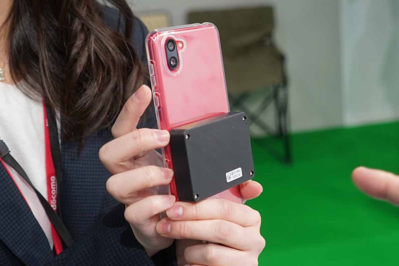 UWBのトランスミッタをスマホと連携