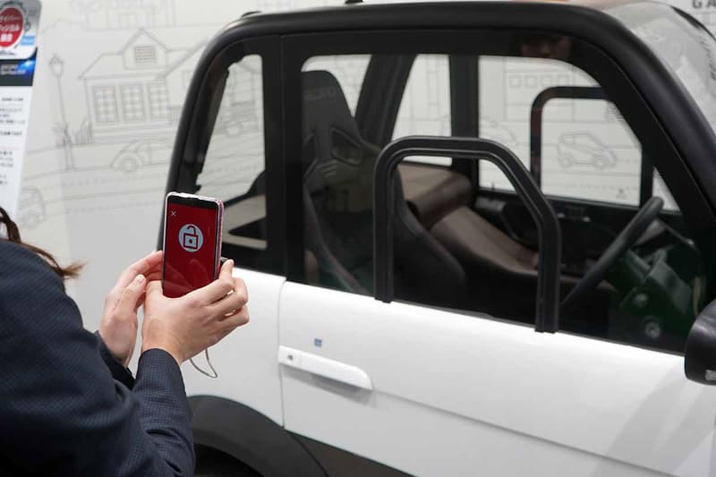 クルマに近づくとロックが開く