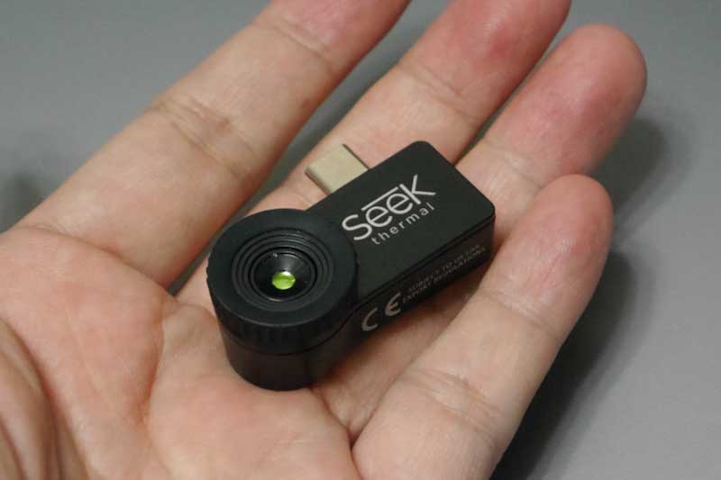 製品は手のひらサイズ。重量も0.5オンス(約14g)と軽い