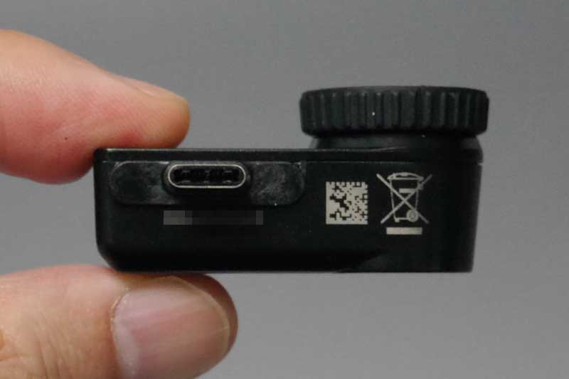 上面。端子はLightning、USB Type-C、microBの3タイプがある