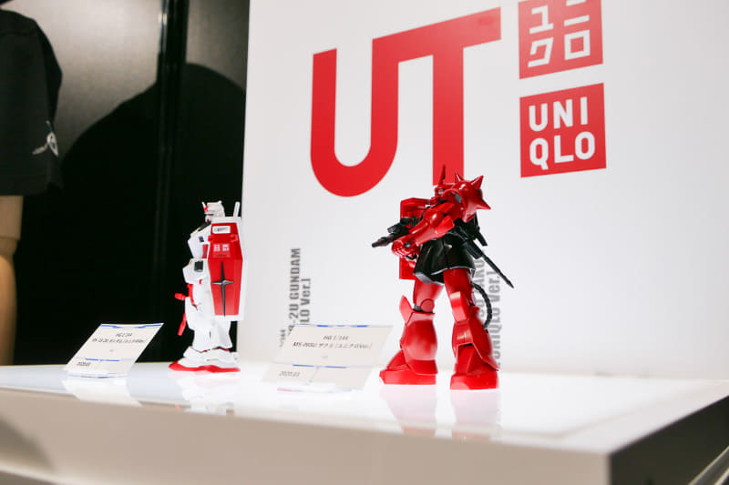 ユニクロコラボオリジナルモデルのシャアザク