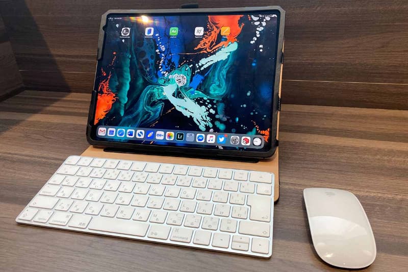 現在の「iPad Proでのお仕事セット」。Bluetooth版Magic Keyboardと、Magic Mouse 2を合わせて使っている