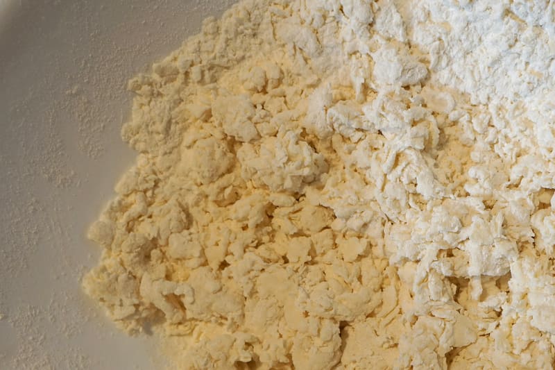 こんな感じのそぼろ状。ここから団子状になるとは思えないぐらいのバラバラ具合