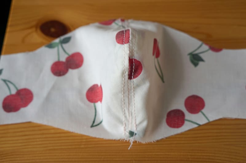 中心部分をダブルステッチにして補強