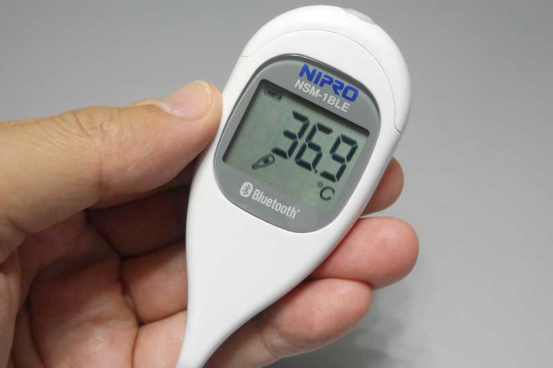 30秒で予測検温が、10分で実測検温が完了する。測定完了は電子音で通知される