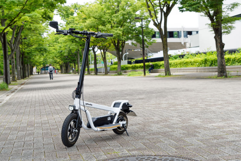 形としてはキックボードに似ているところがある