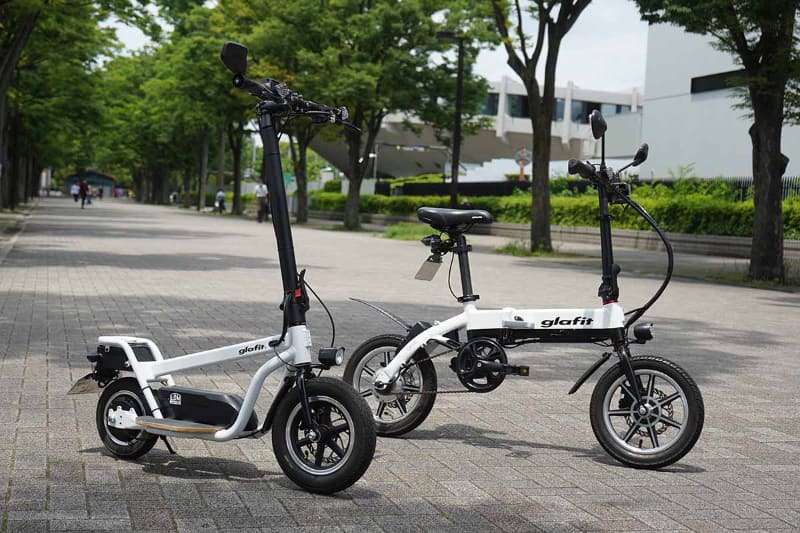 X-SCOOTER LOM(左)とGFR-01(右)