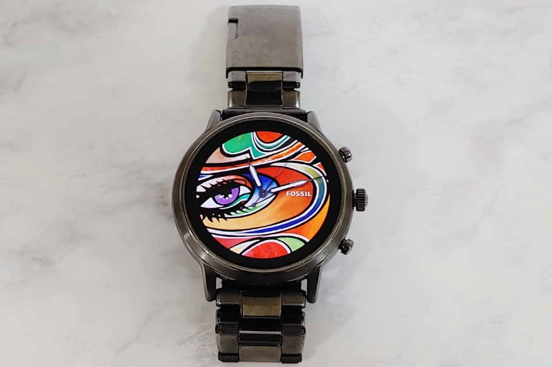 時計らしからぬ思い切ったデザインも