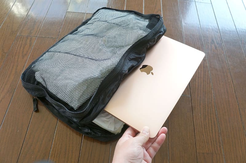 Mac BookAirがぴったり収まる