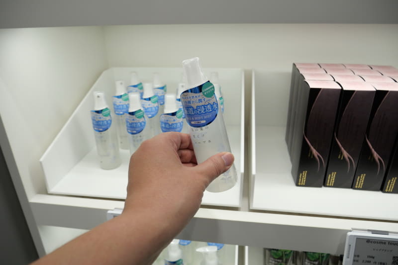 入店後は、棚から買いたい商品を手に取るだけでいい