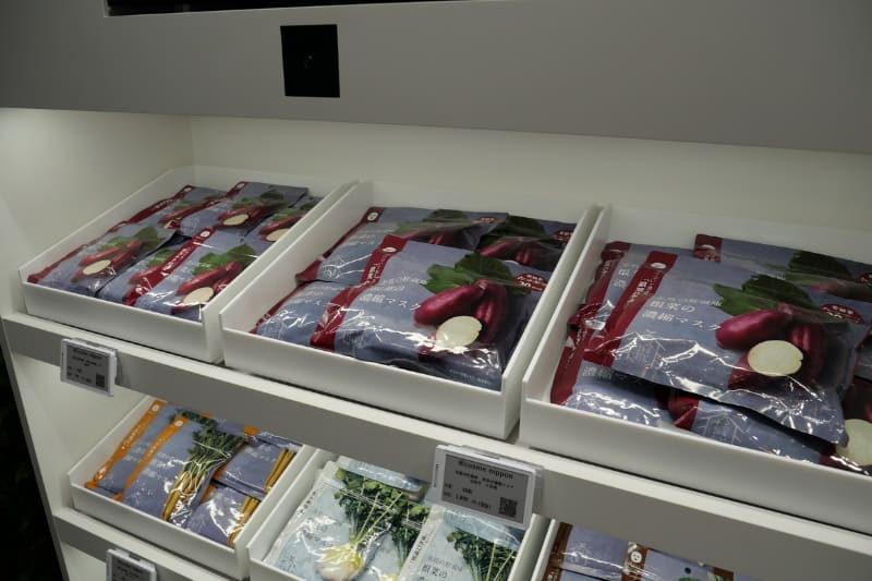 商品棚には重量センサーなどのセンサーを設置している